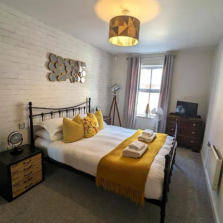 Russet Quarter, Parking Subject To Availability Apartment