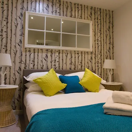 Russet Quarter, Parking Subject To Availability Apartament *